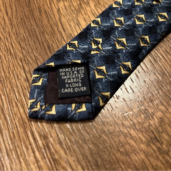 Men’s Neck Tie by Roundtree & Yorke multicolor Geometric NWOT 100 American Sewn - Picture 3 of 4